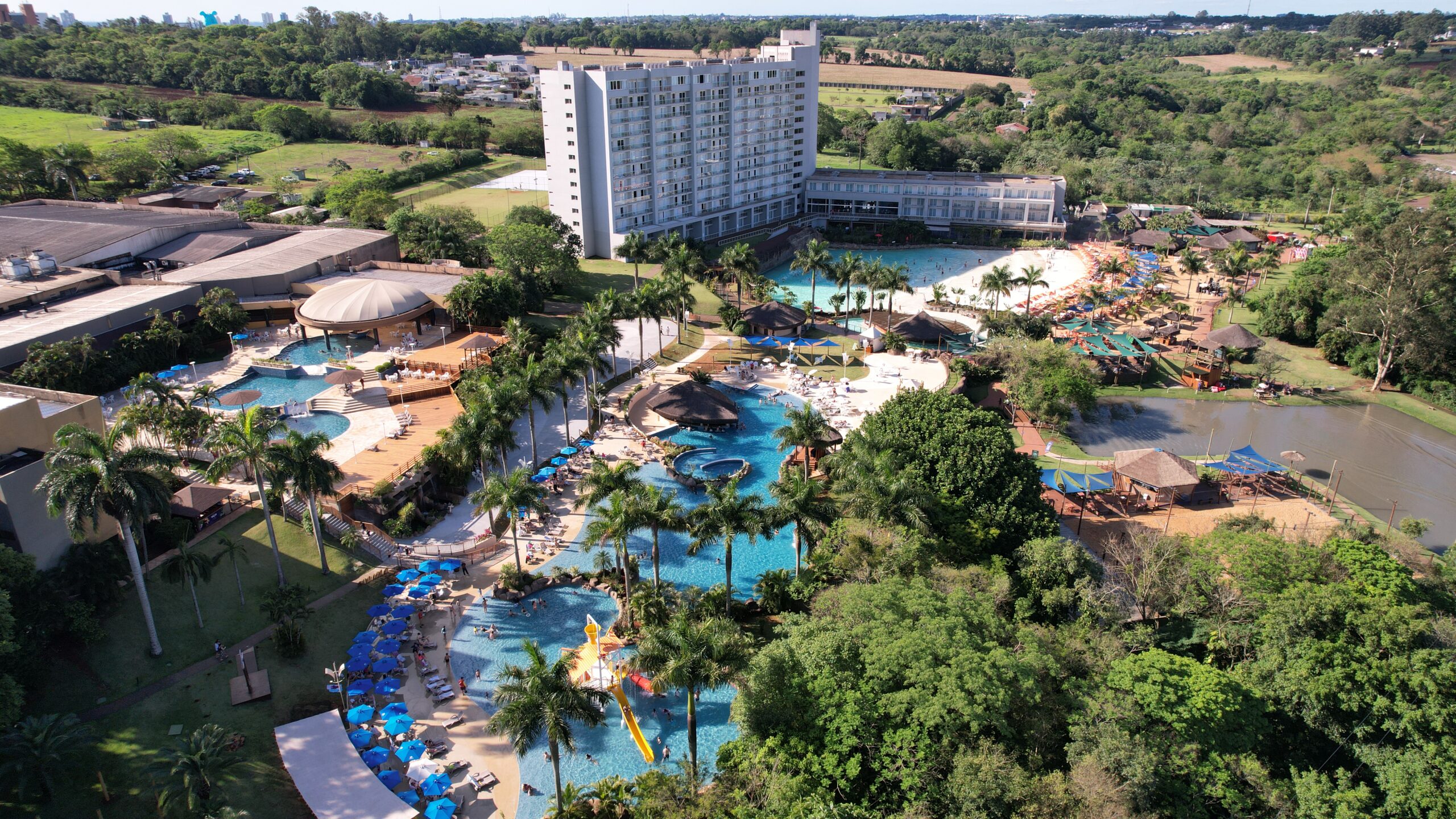 Vista aérea do Mabu Thermas Resort, em Foz do Iguaçu: Grupo Mabu completa 52 anos ampliando seu ecossistema de experiências no turismo nacional.