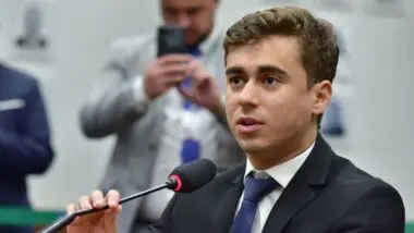 Nikolas Ferreira cede relatoria de projeto que classifica facções como terroristas a Guilherme Derrite.