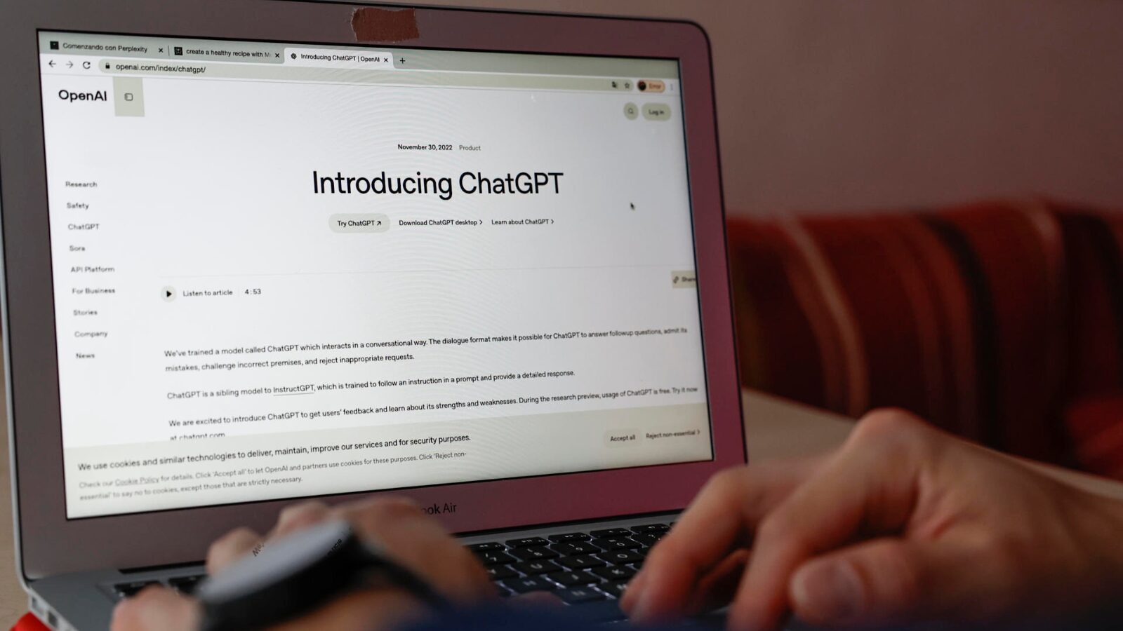 Inteligência Artificial: Inteligência Artificial ajuda a ser mais produtivo, mas não é solução para a infelicidade humana.