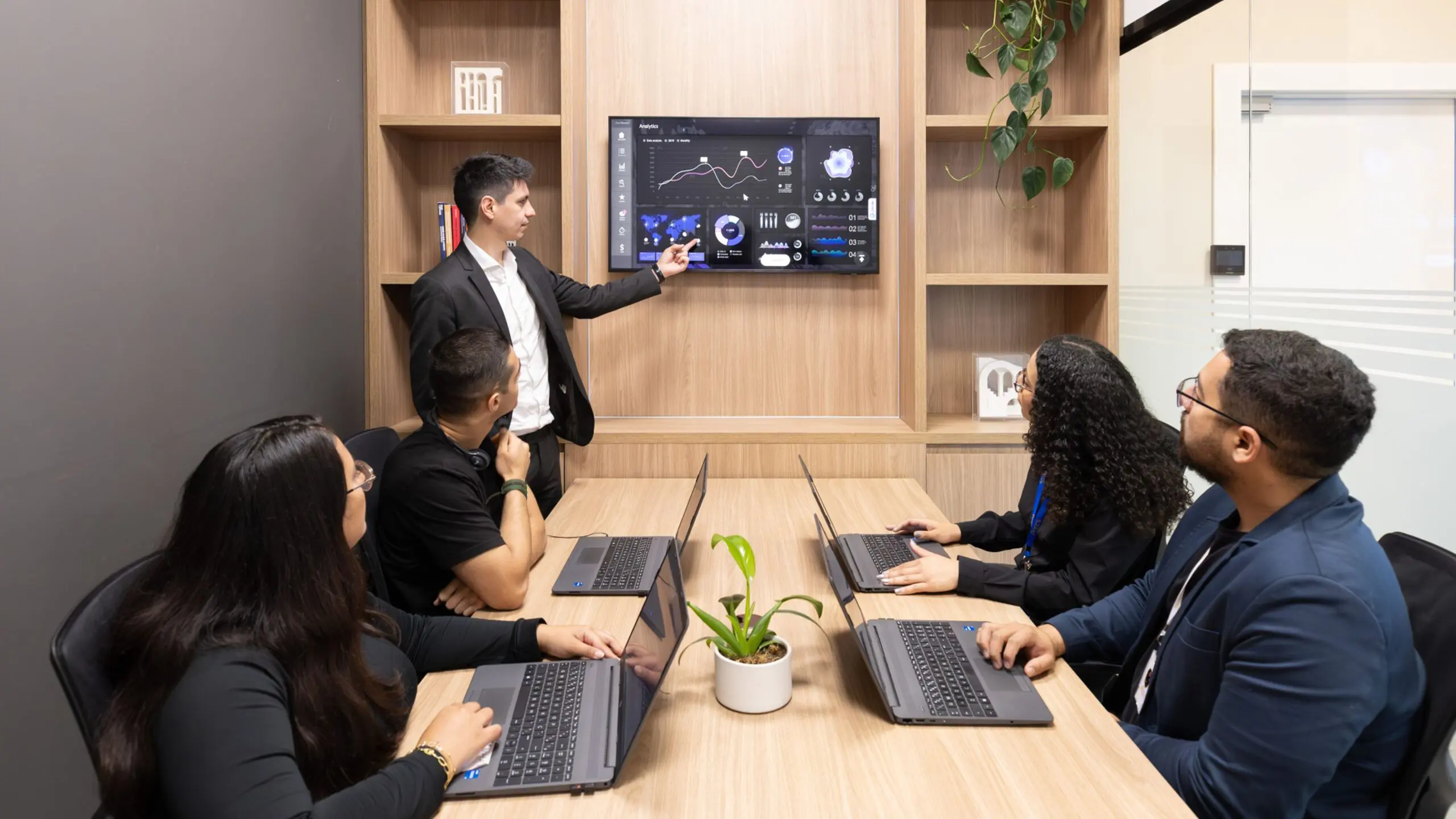 Com uso de tecnologia e análises criteriosas, PRECS minimiza eventuais perdas e garante operações sólidas e previsíveis para credores e investidores.