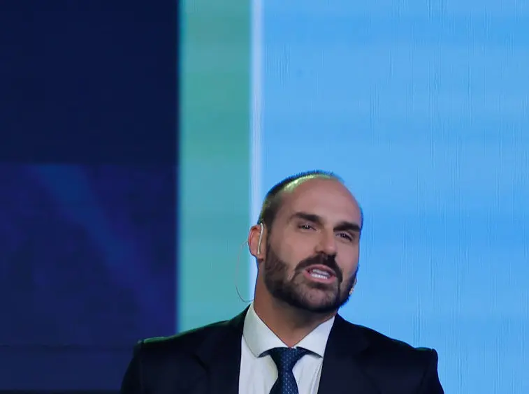 Eduardo Bolsonaro e Paulo Figueiredo aumentam pressão sobre parlamentares favoráveis a dosimetria.