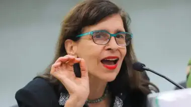 Nomeada por Lula, Marcia Barbosa é acusada de usar seu cargo como reitora da UFGRS como plataforma de disputas identitárias