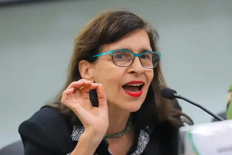 Nomeada por Lula, Marcia Barbosa é acusada de usar seu cargo como reitora da UFGRS como plataforma de disputas identitárias