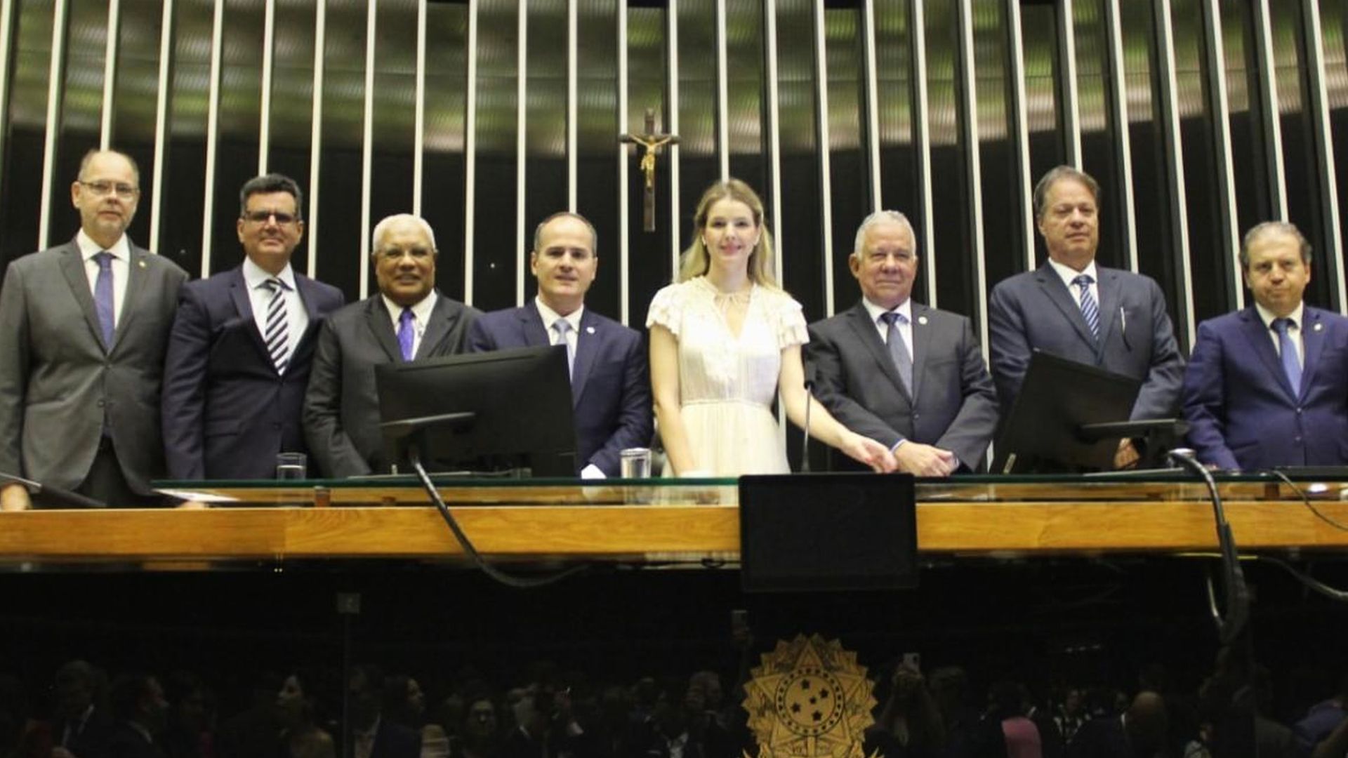 Representantes dos registradores em cerimônia de comemoração aos 180 anos do Registro de Imóveis no Brasil  no plenário da Câmara dos Deputados, em audiência realizada em outubro de 2023.