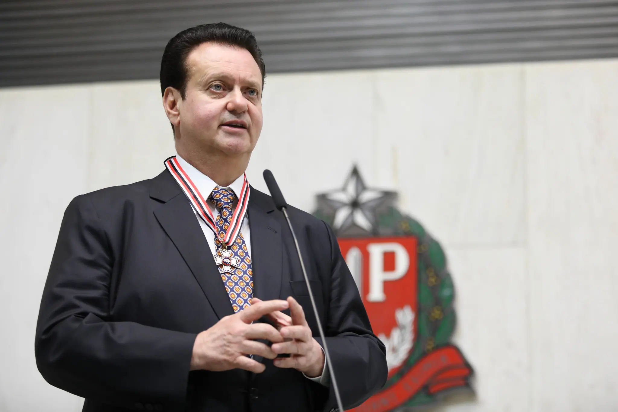 Kassab não joga apenas para manter Tarcísio no tabuleiro: ele trabalha para viabilizar Ratinho Junior como alternativa real para 2026, analisa o cientista político Samuel Oliveira