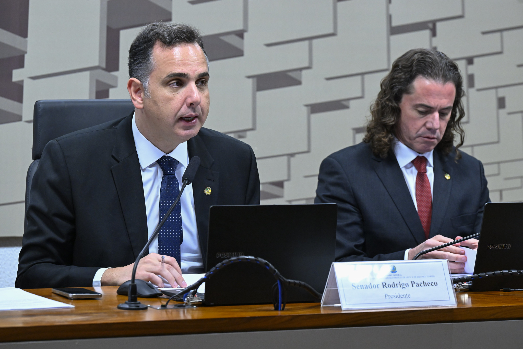 Pacheco e Veneziano conduzem os trabalhos da comissão que analisa a proposta do novo Código Civil.