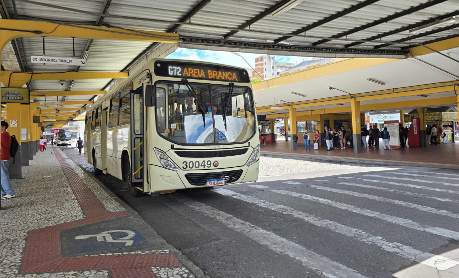 Ônibus que circulam entre Curitiba e cidades vizinhas deverão ser substituídos por veículos novos, menos poluentes e com mais acessibilidade após a licitação do transporte coletivo metropolitano