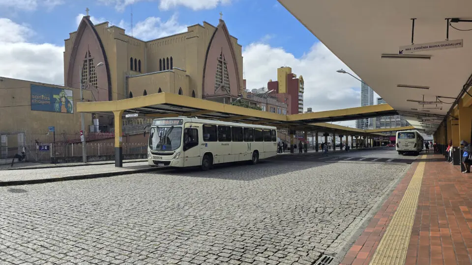 Licitação do transporte coletivo metropolitano prevê integração ampliada entre Curitiba e os 28 municípios da RMC, com novos terminais e bilhetagem unificada