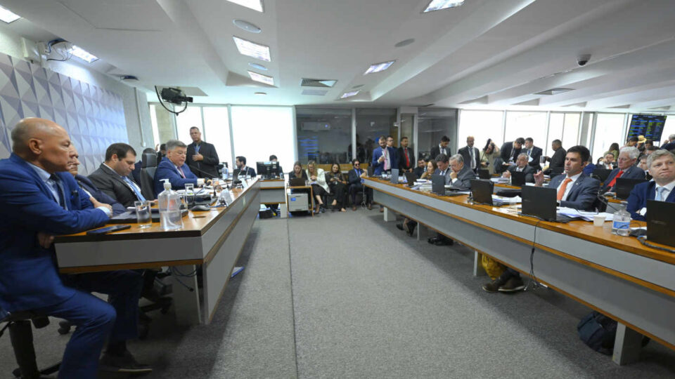 Menção a Lulinha em relatório da PF tem origem em vínculo com empresária