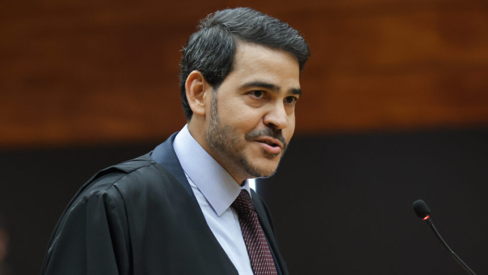 Governo defende piso salarial para motoristas de apps; STF suspende julgamento