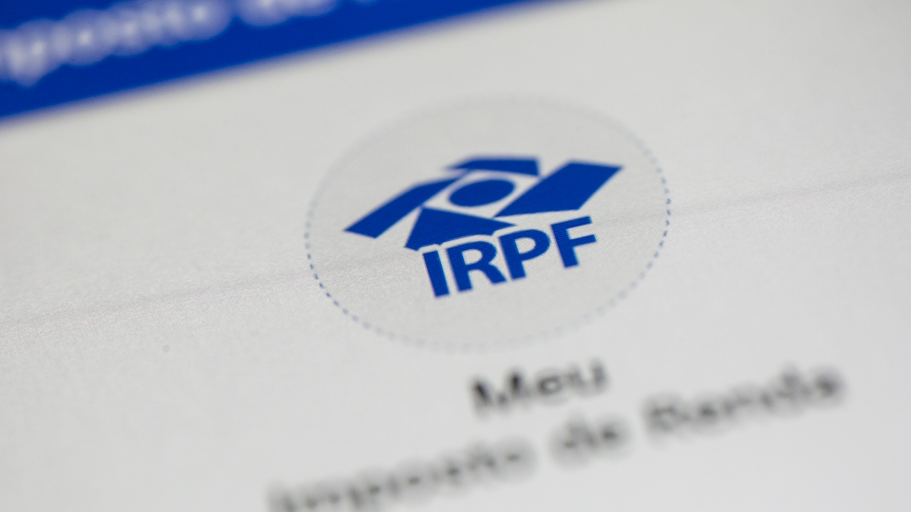 Alterações foram feitas por Lira no projeto que isenta do Imposto de Renda para quem ganha até R$ 5 mil.