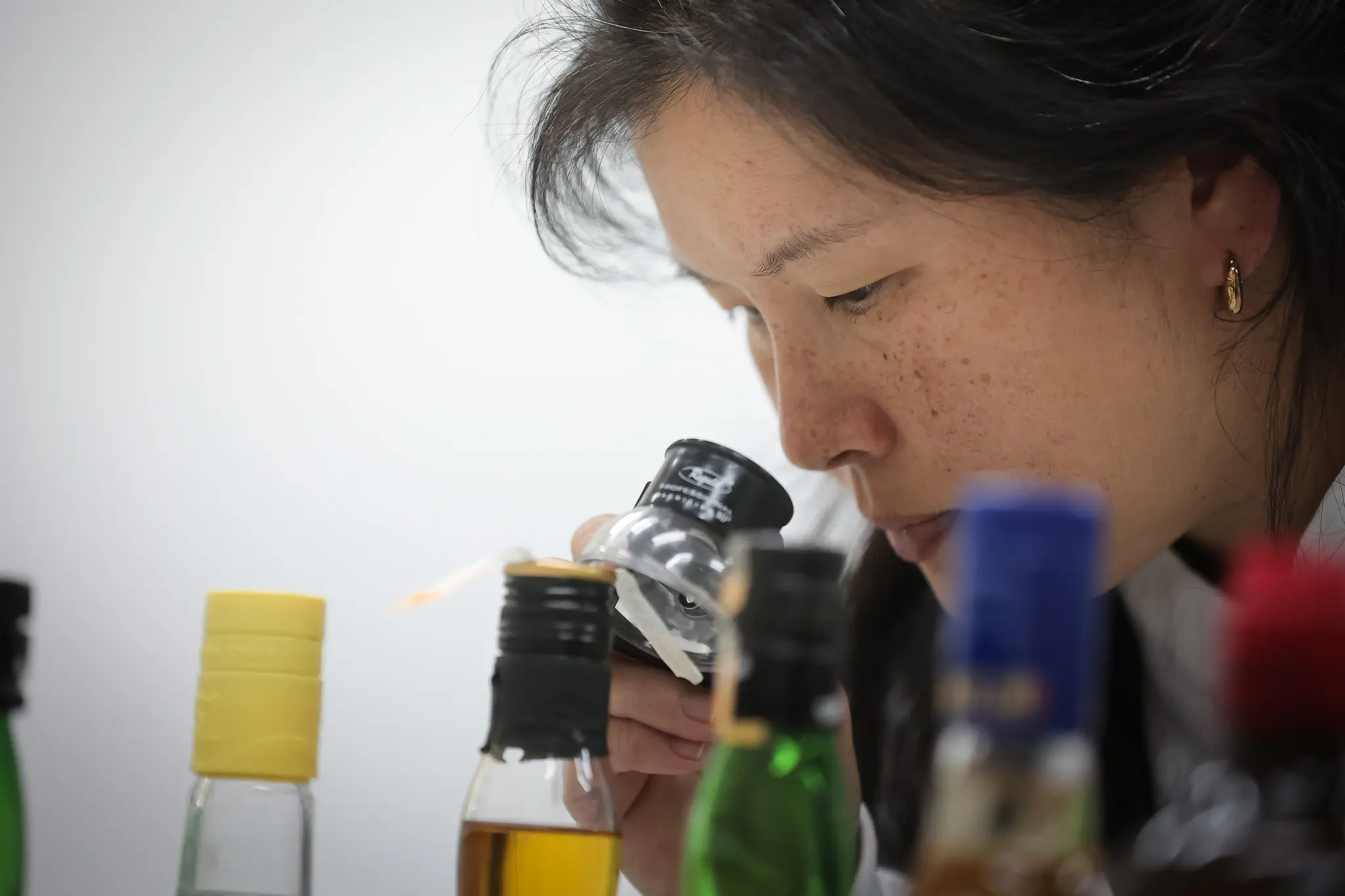 São Paulo confirmou duas mortes por intoxicação por metanol, enquanto outras sete seguem investigadas.