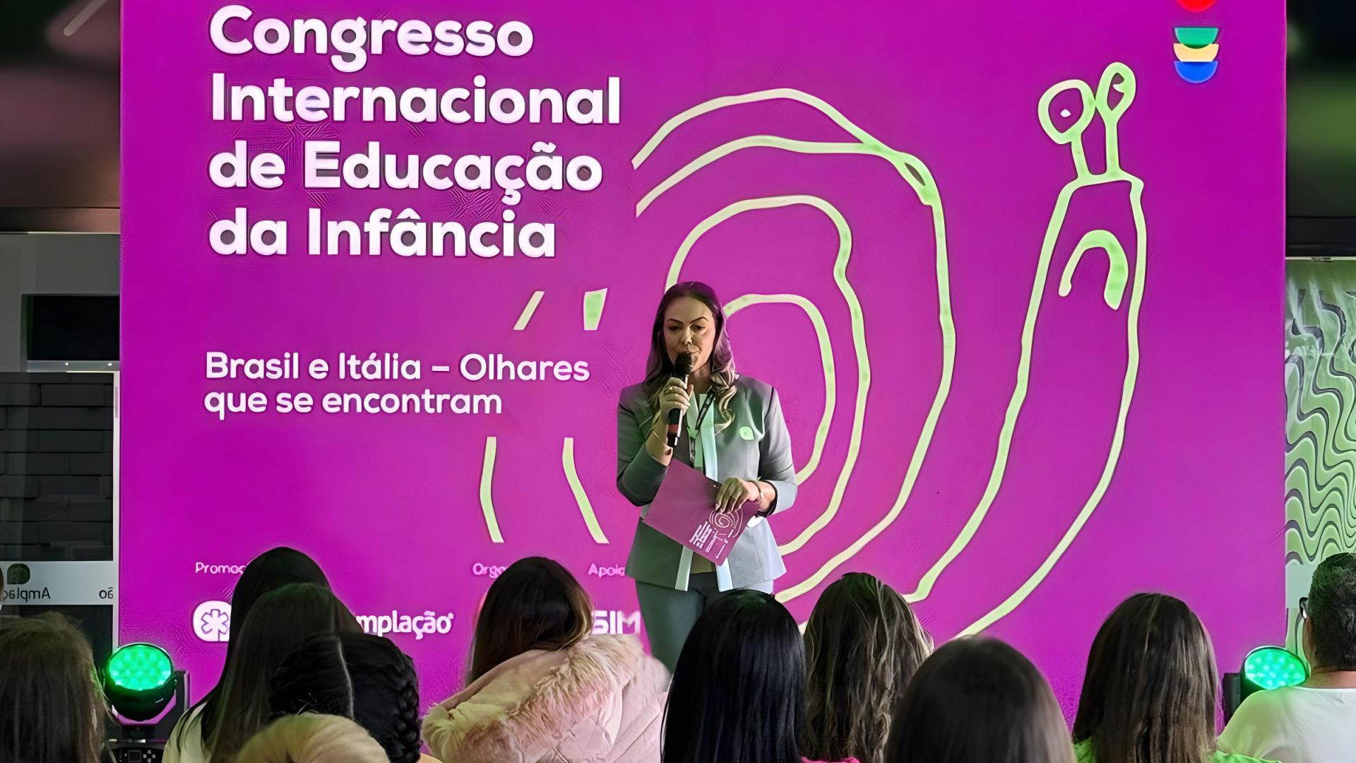 O Congresso Internacional de Educação da Infância – Brasil e Itália: Olhares que se Encontram promoveu reflexões sobre uma educação conectada pela escuta, pela simplicidade e pelo olhar sensível à infância.