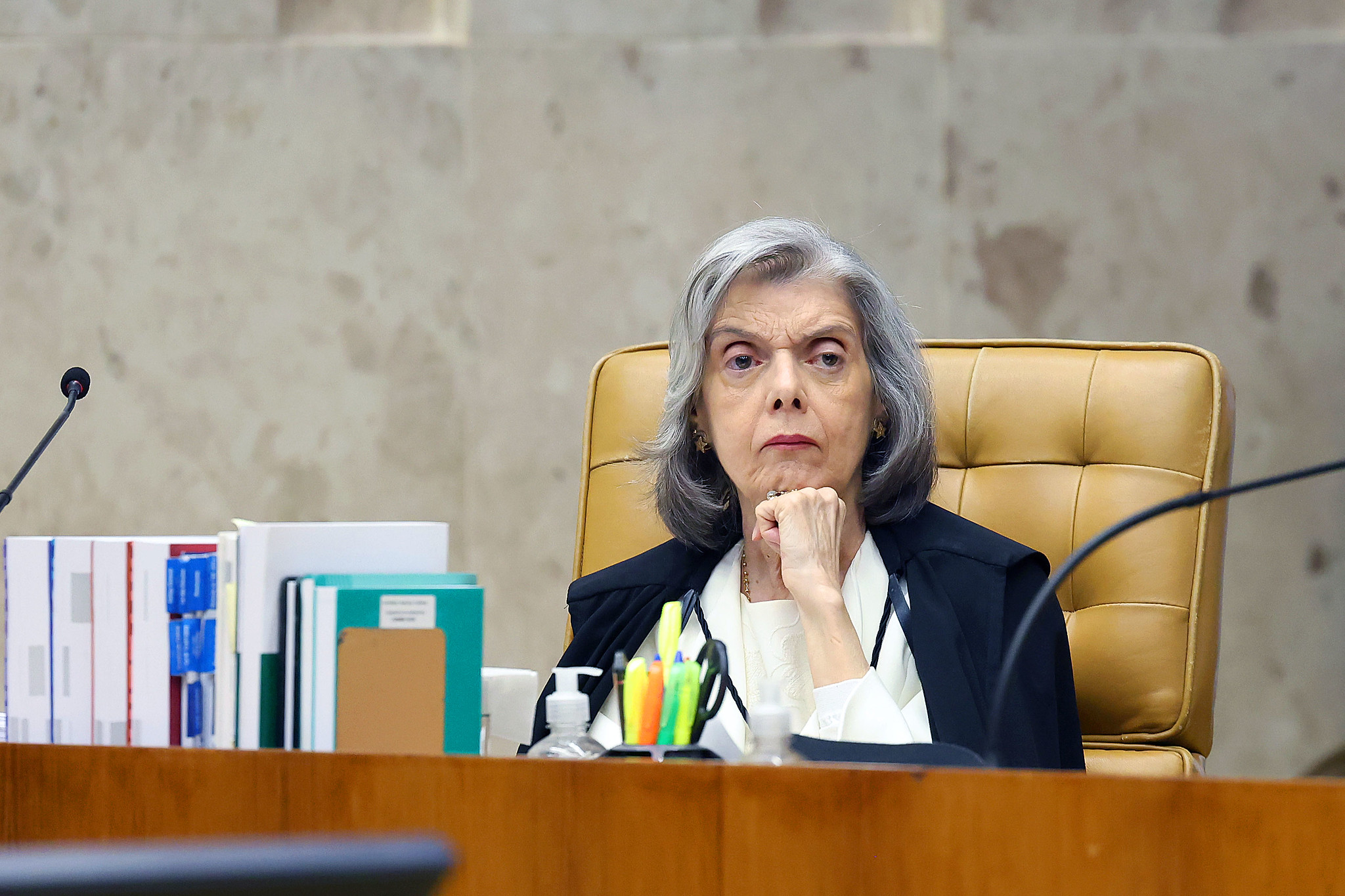 Cármen Lúcia determinou que explicações sejam enviadas ao STF com urgência.