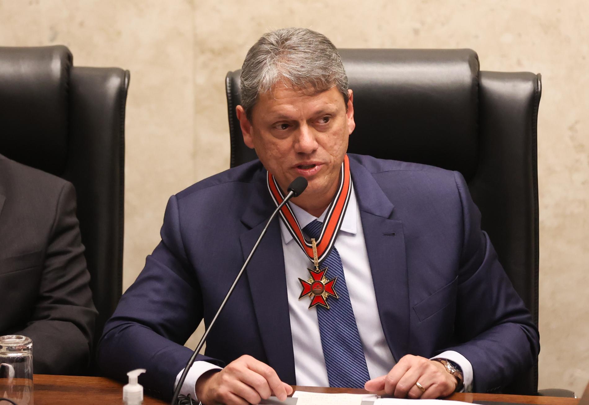 Tarcísio recebeu o Colar do Mérito Eleitoral Paulista do TRE-SP.