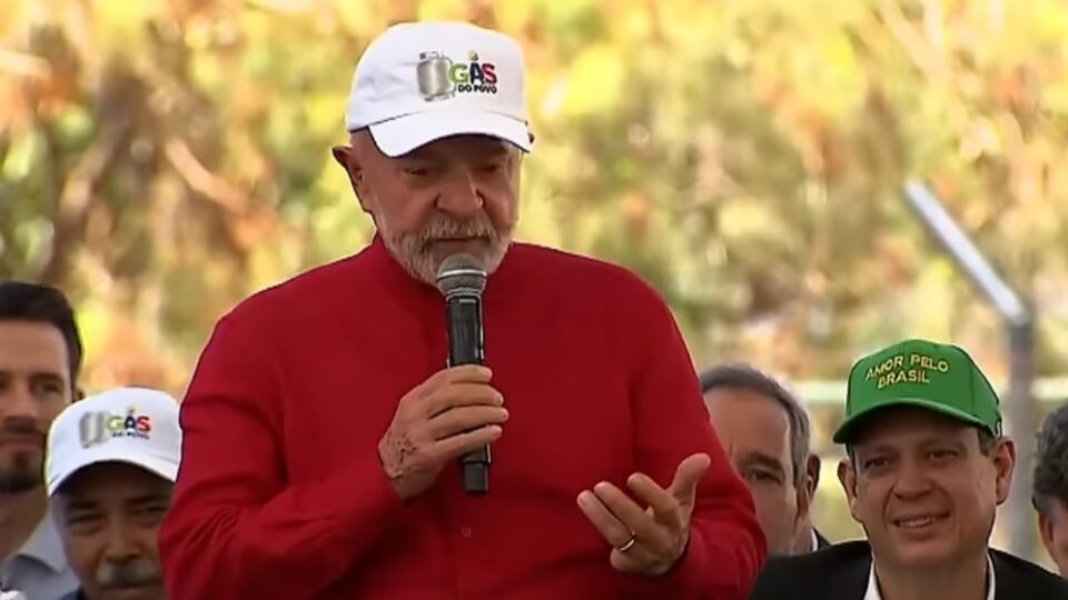 PT critica derrubada da MP dos impostos e fala que Congresso traiu os brasileiros