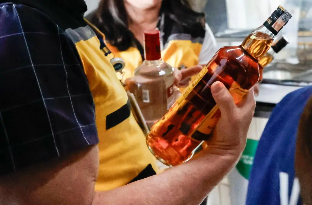 Especialistas reforçam o alerta para que consumidores evitem produtos de origem duvidosa.