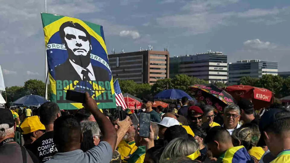Direita promove manifestação pela anistia