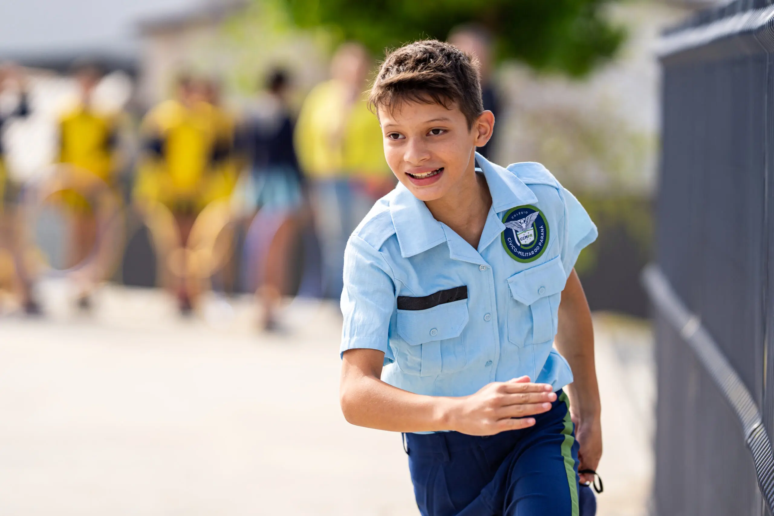 Dados do Ideb de 2023 apontam que as escolas cívico-militares do Paraná tiveram desempenho superior à média estadual e crescimento nas notas do ensino médio.