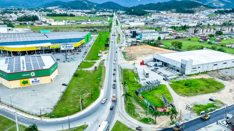 Sem duplicação, BR-282 em SC apresenta pontos críticos de tráfego.
