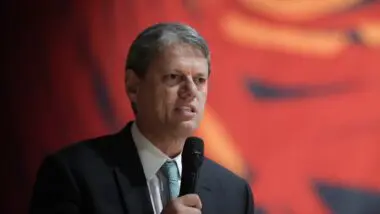 Tarcísio de Freitas Esquerda