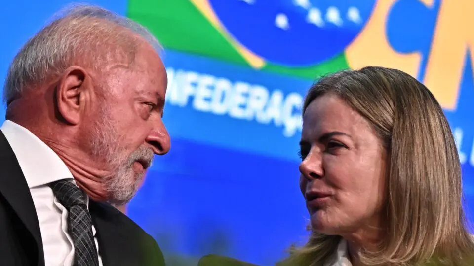 CNH sem autoescola contraria Gleisi Hoffmann