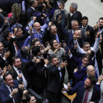 Como cada deputado votou na derrubada da “MP da Taxação”