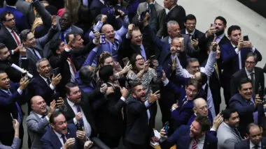 Como cada deputado votou na derrubada da “MP da Tributação”
