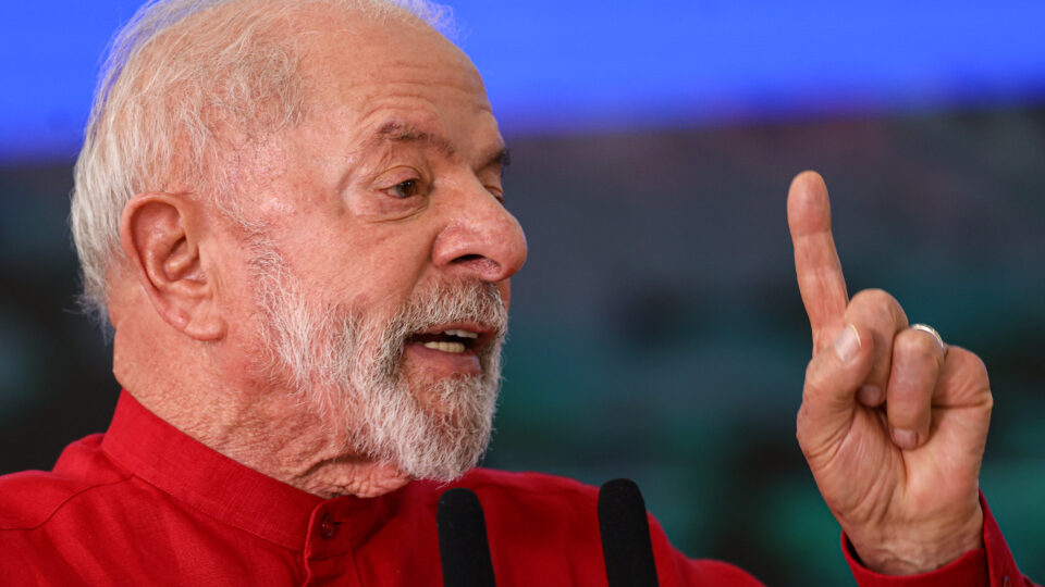 Lula diz que Câmara joga contra o Brasil ao derrubar “MP da Taxação”