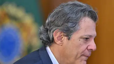After da derrota: o ministro da fazenda, Fernando Haddad, disse que considera cortar emendas parlamentares em resposta à derrubada da MP da Taxação.