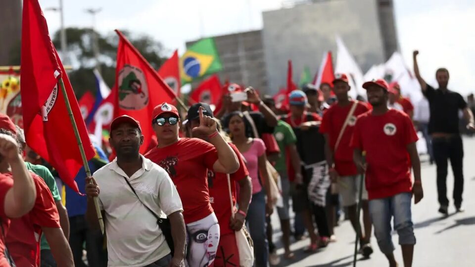 Justiça volta a suspender edital de medicina exclusivo para membros do MST