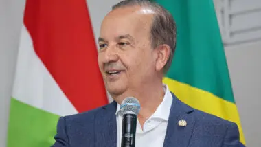 Jorginho Mello (PL) mantém discrição sobre os planos para vice em 2026.