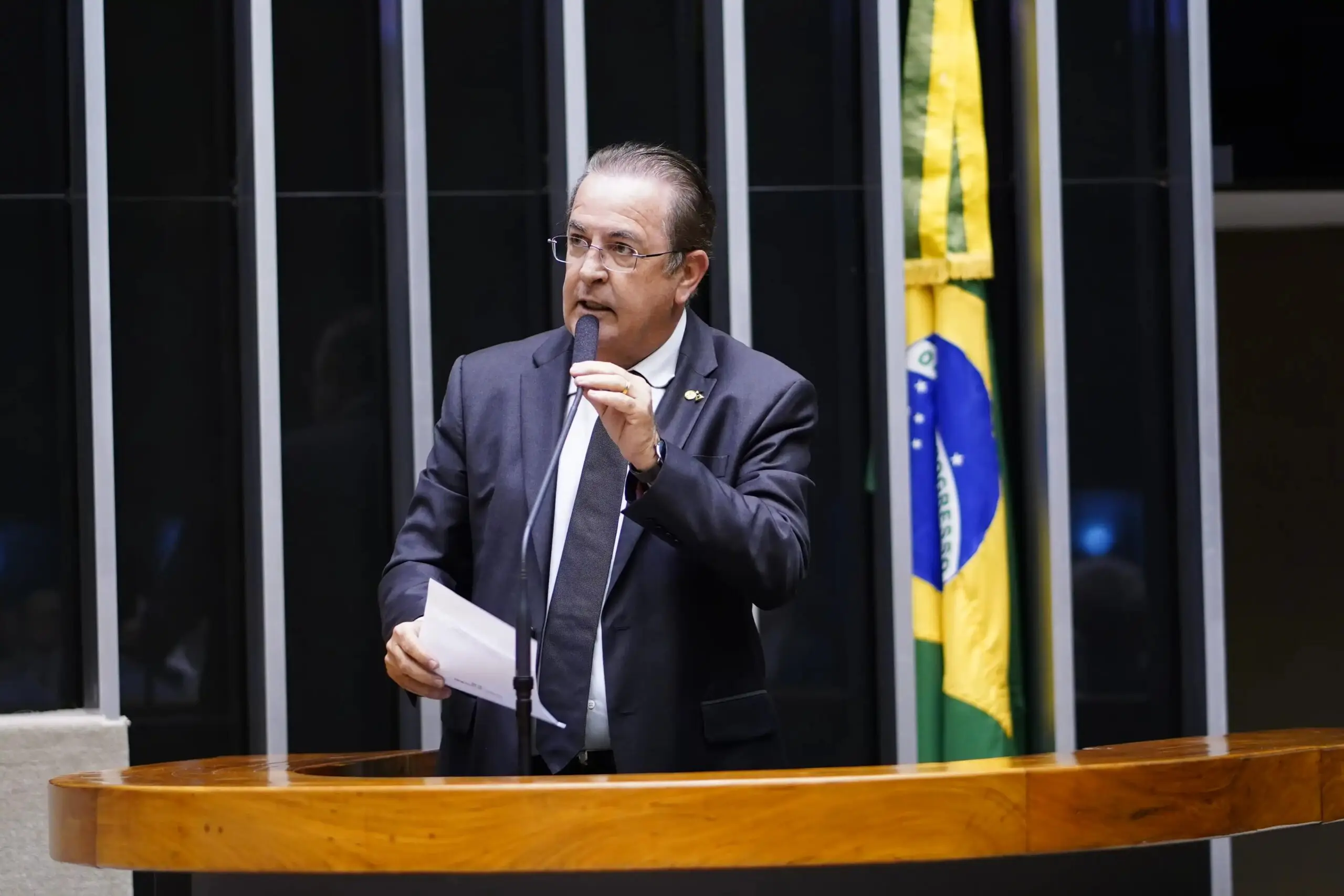 O deputado federal Carlos Motta (PL-SP) é presidente de associação ligada ao comércio paulista.