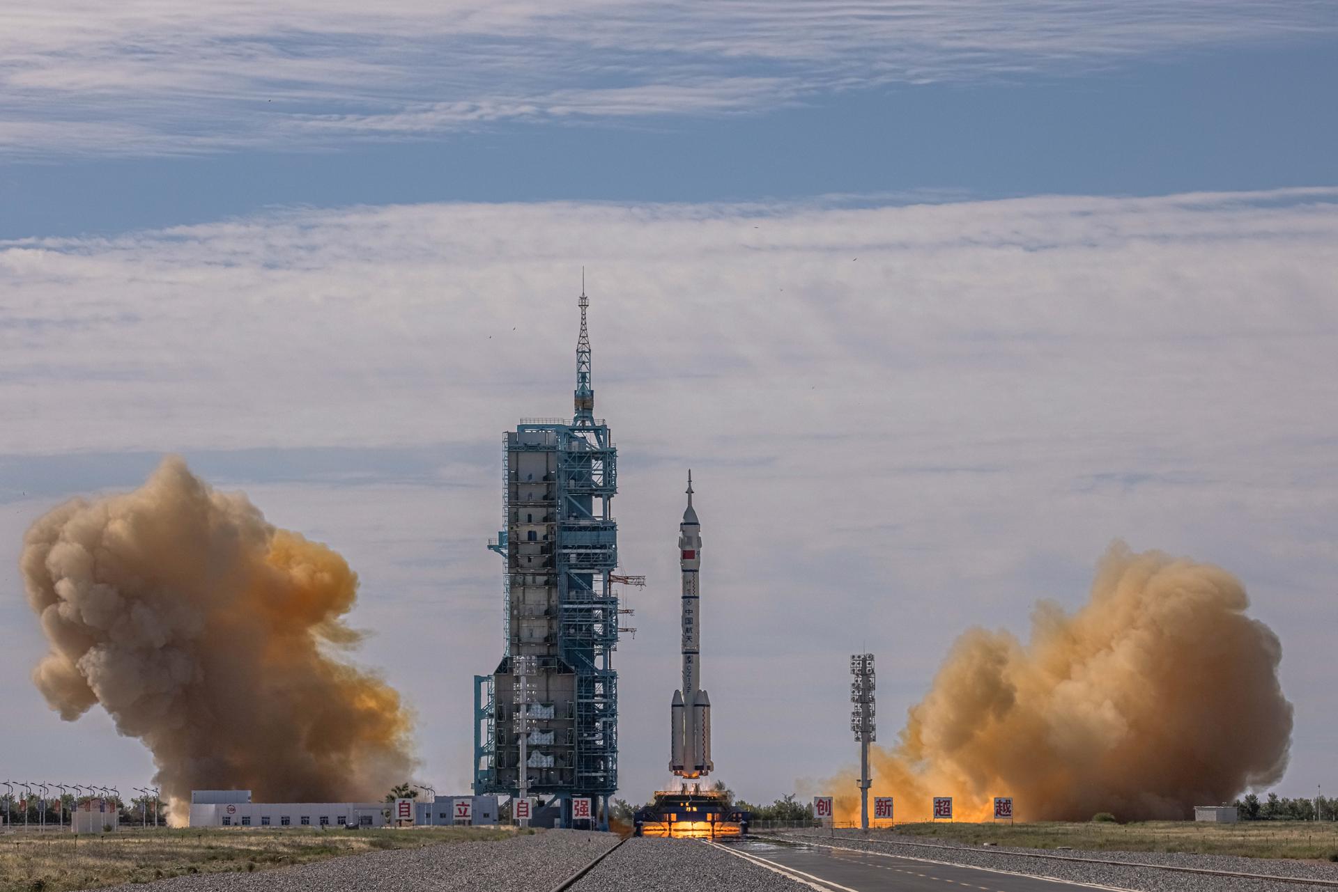China Choca o Mundo: Supercomputador Espacial Desafia EUA e Domina a IA!