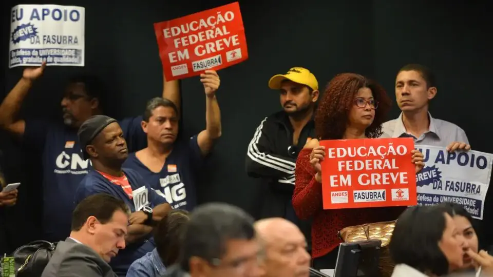 Para TST, o direito à greve não comporta paralisações motivadas por pauta ideológica.