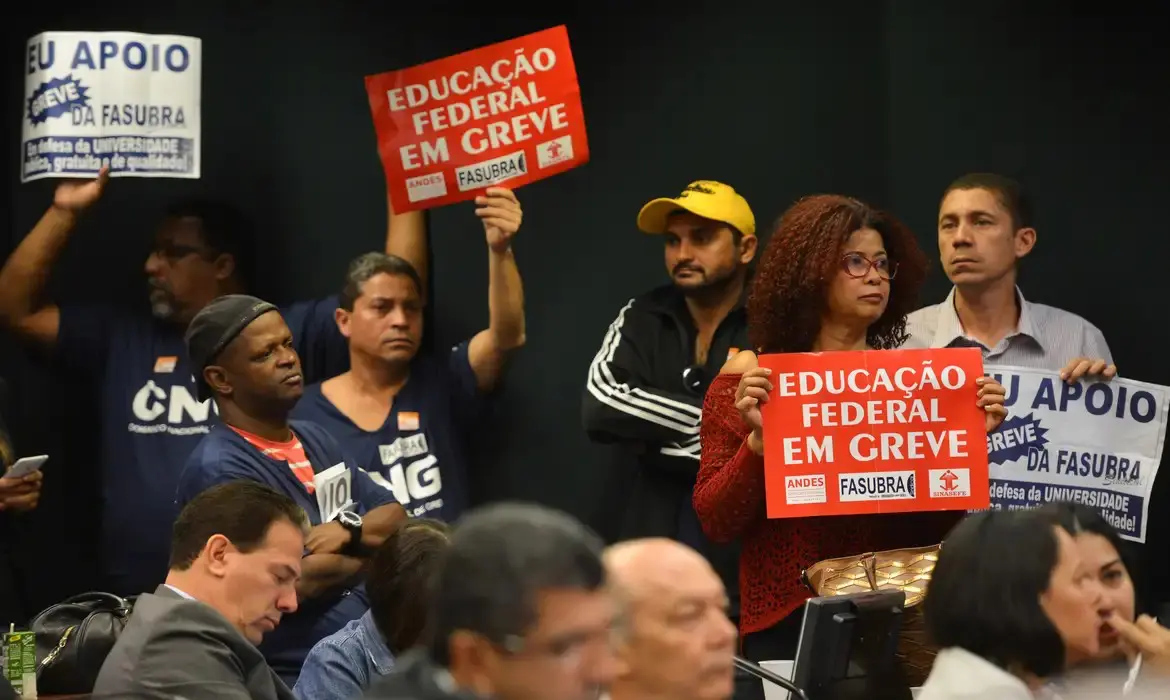 Para TST, o direito à greve não comporta paralisações motivadas por pauta ideológica.