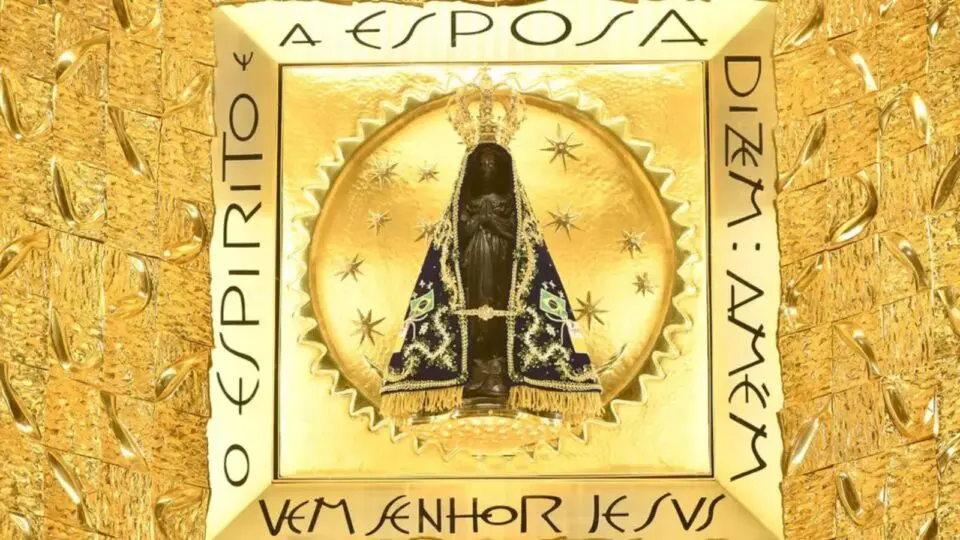 Imagem de Nossa Senhora Aparecida: milagre comemorado em 12 de outubro.