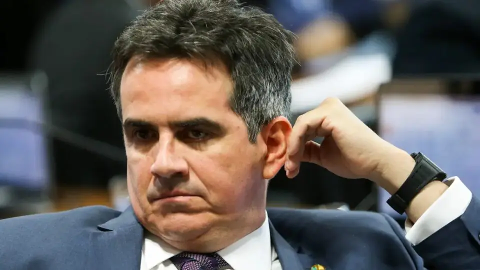 Resposta: após derrota no Congresso, Caixa demite nomes indicados por PP e PL, incluindo homem forte de Ciro Nogueira. O PP anunciou recentemente que será oposição a Lula, e mandou que todos os integrantes do partido deixem seus cargos na esplanada.