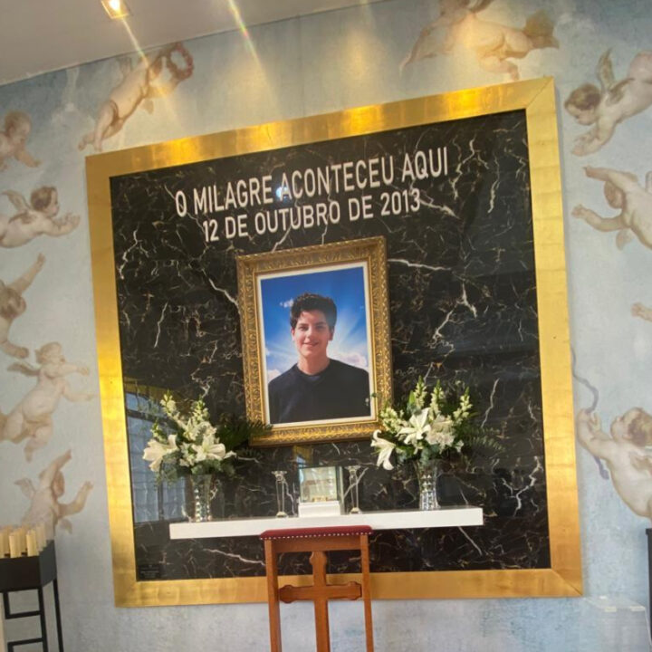 Homenagem ao Santo Padroeiro da Internet no primeiro Santuário de São Carlo Acutis, em Campo Grande (MS).