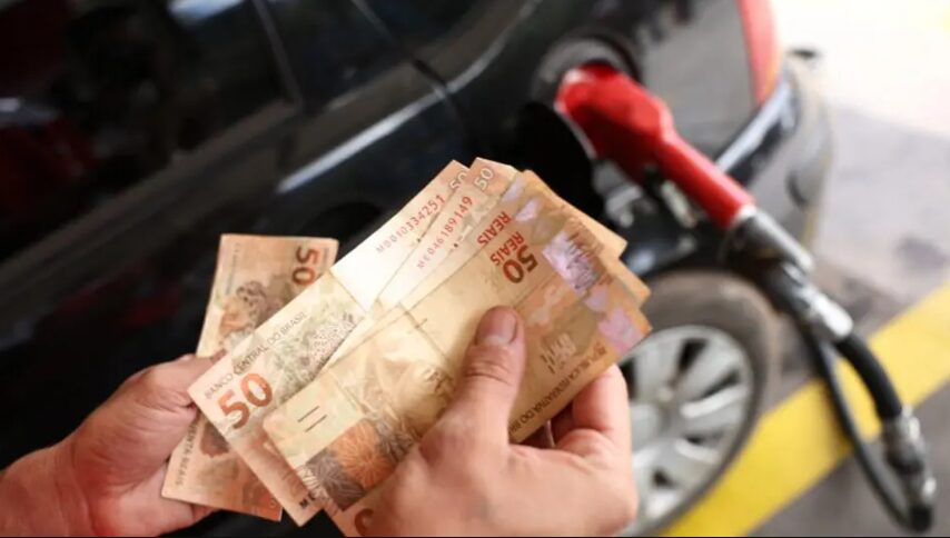 Reportagens tiradas do ar citavam investigações do Ministério Público sobre o uso de postos de gasolina para movimentar recursos do PCC