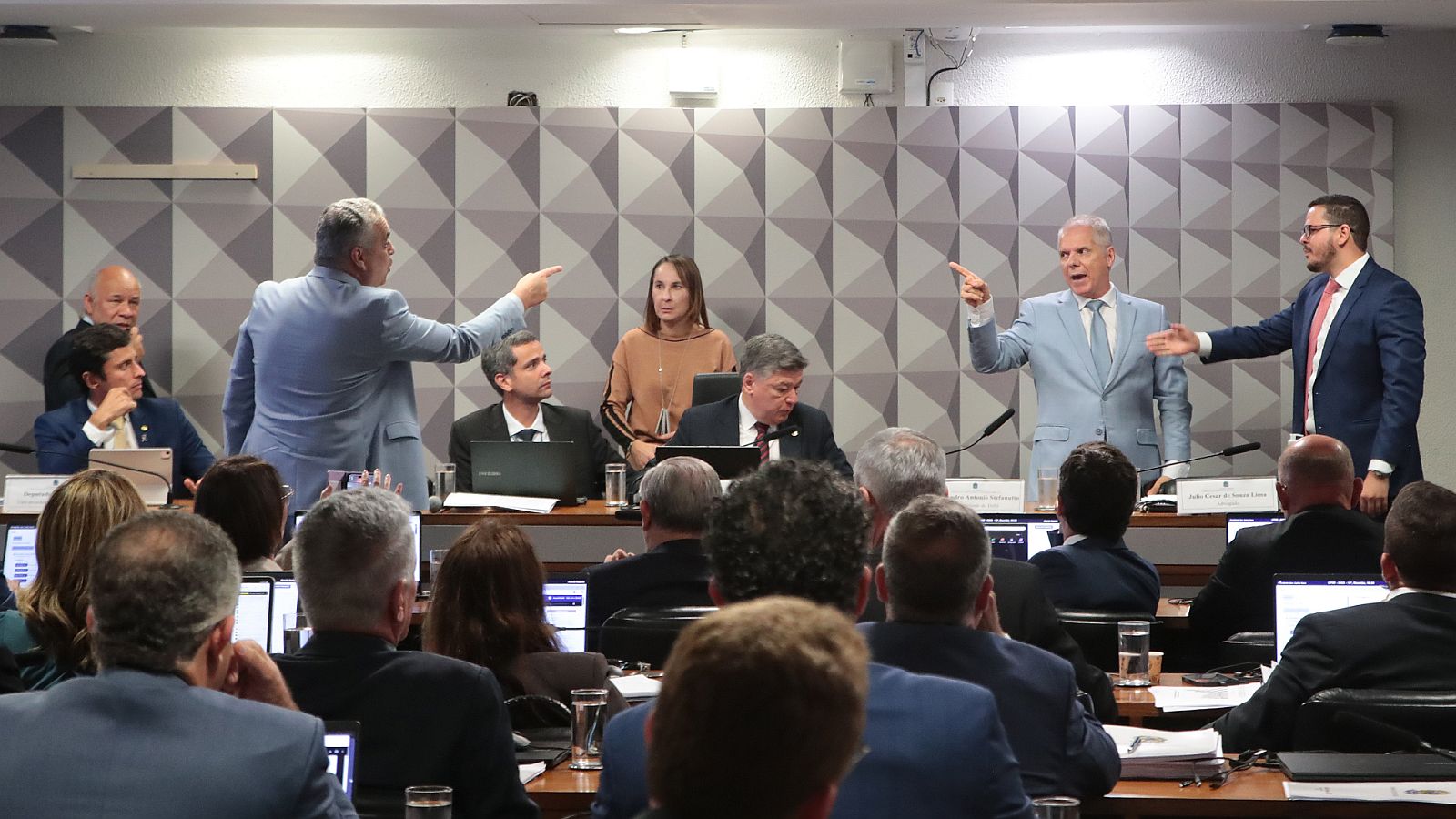 Escândalo no INSS: Por que Tanto Silêncio e Habeas Corpus?