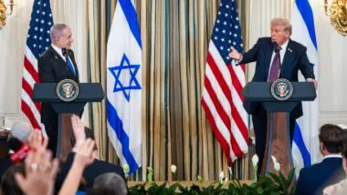 Donald Trump e Benjamin Netanyahu durante entrevista coletiva na Casa Branca em 29 de setembro: acordo com o Hamas vai durar?
