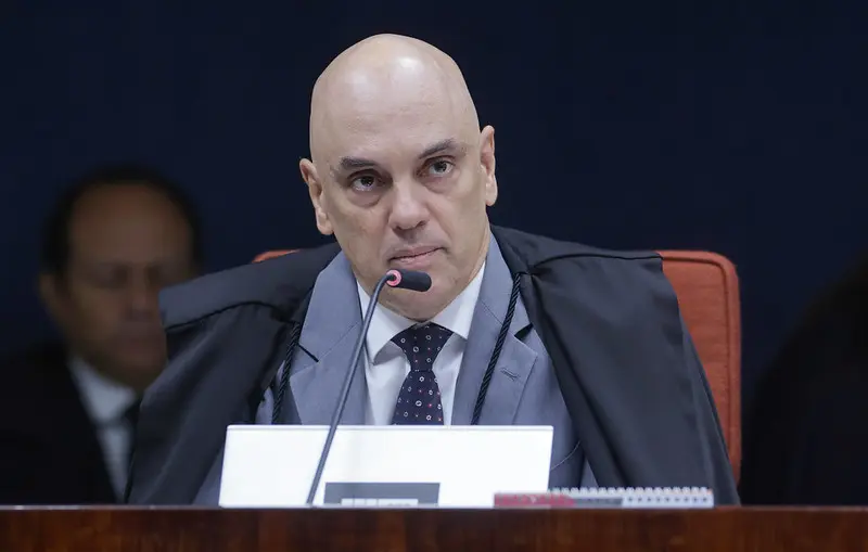 Documento oculto: Alexandre de Moraes fala durante o julgamento do núcleo 4. O ministro admitiu que um dos documentos citados pela PGR nas alegações finais não está no processo.