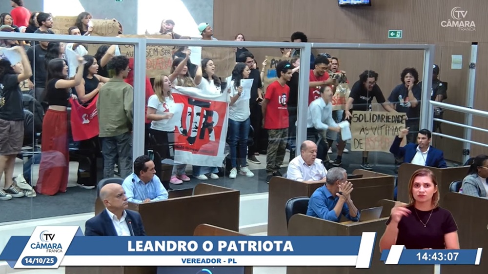 Sessão da Câmara de Vereadores de Franca foi tumultuada por esquerdistas após pedido de moção de apoio a professor agredido na Unesp.