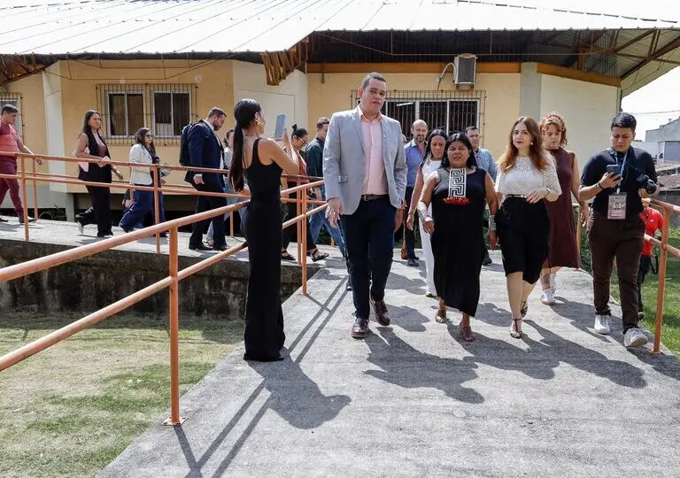 ministra Sonia Guajajara visitou a Escola de Aplicação da Universidade Federal do Pará (UFPA), que irá sediar a Aldeia COP - iniciativa que irá garantir a hospedagem de cerca de 3 mil indígenas durante a COP30