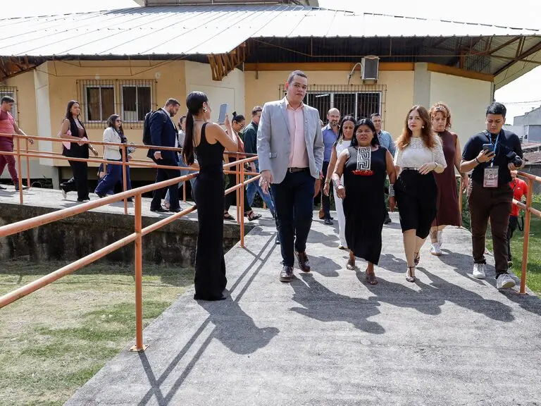 ministra Sonia Guajajara visitou a Escola de Aplicação da Universidade Federal do Pará (UFPA), que irá sediar a Aldeia COP - iniciativa que irá garantir a hospedagem de cerca de 3 mil indígenas durante a COP30