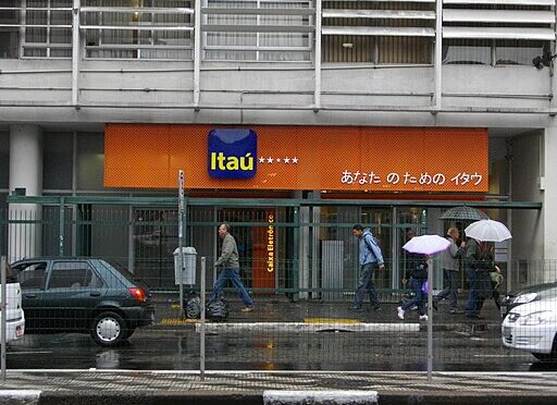 Itaú faz acordo para pagar até 10 salários a bancários demitidos em home office