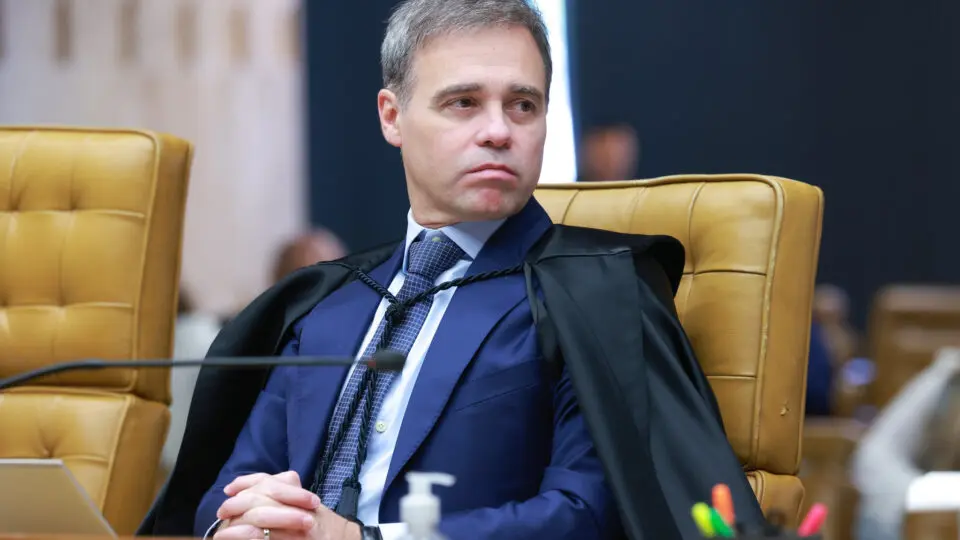 Mendonça manda bloquear R$ 390 milhões de sindicato de irmão de Lula