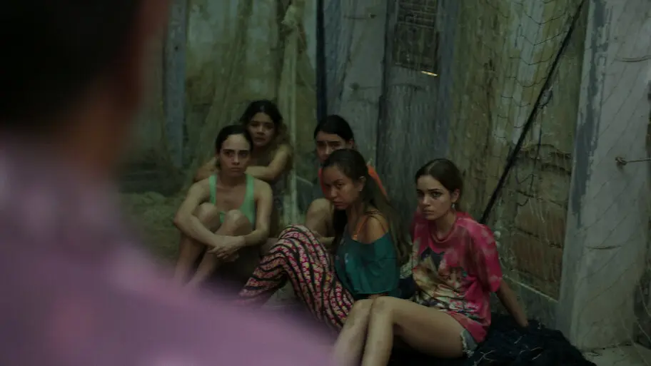 "Pssica" se inspira em relatos de tráfico sexual de menores, prostituição forçada, corrupção e violência na Ilha de Marajó