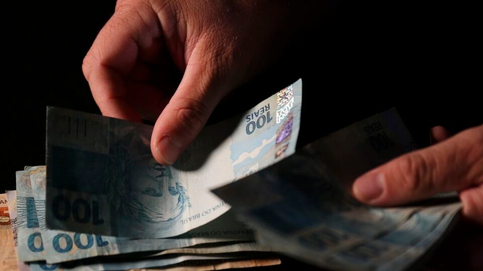 Economia brasileira crescerá menos que a média mundial em 2025 e 2026, diz FMI